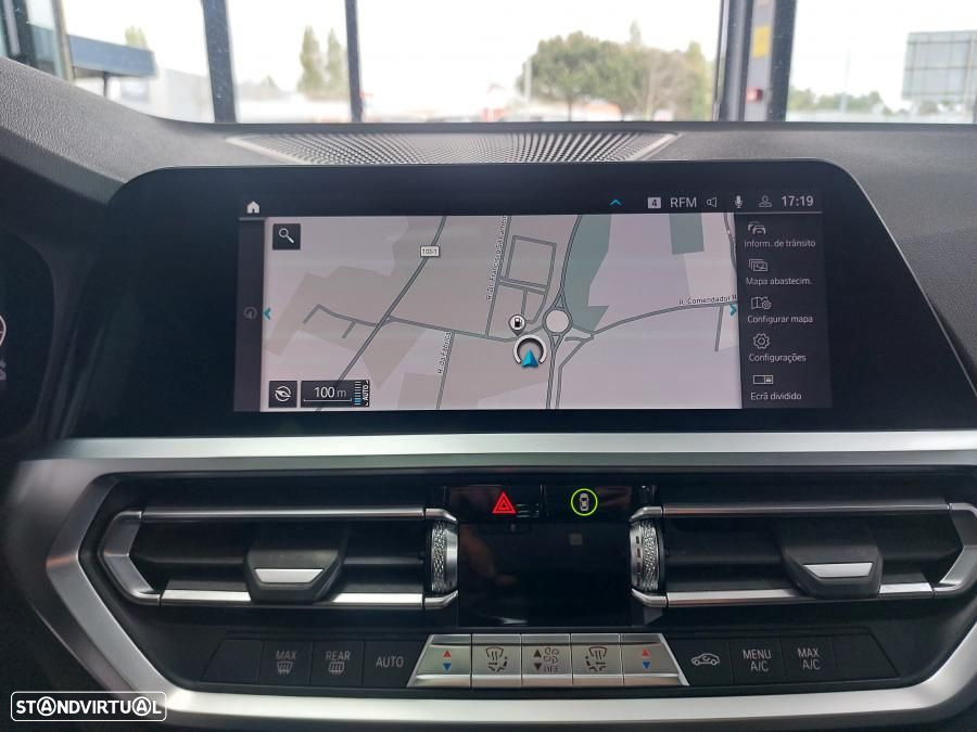 BMW 330 e Pack 50 anos M Auto - 24