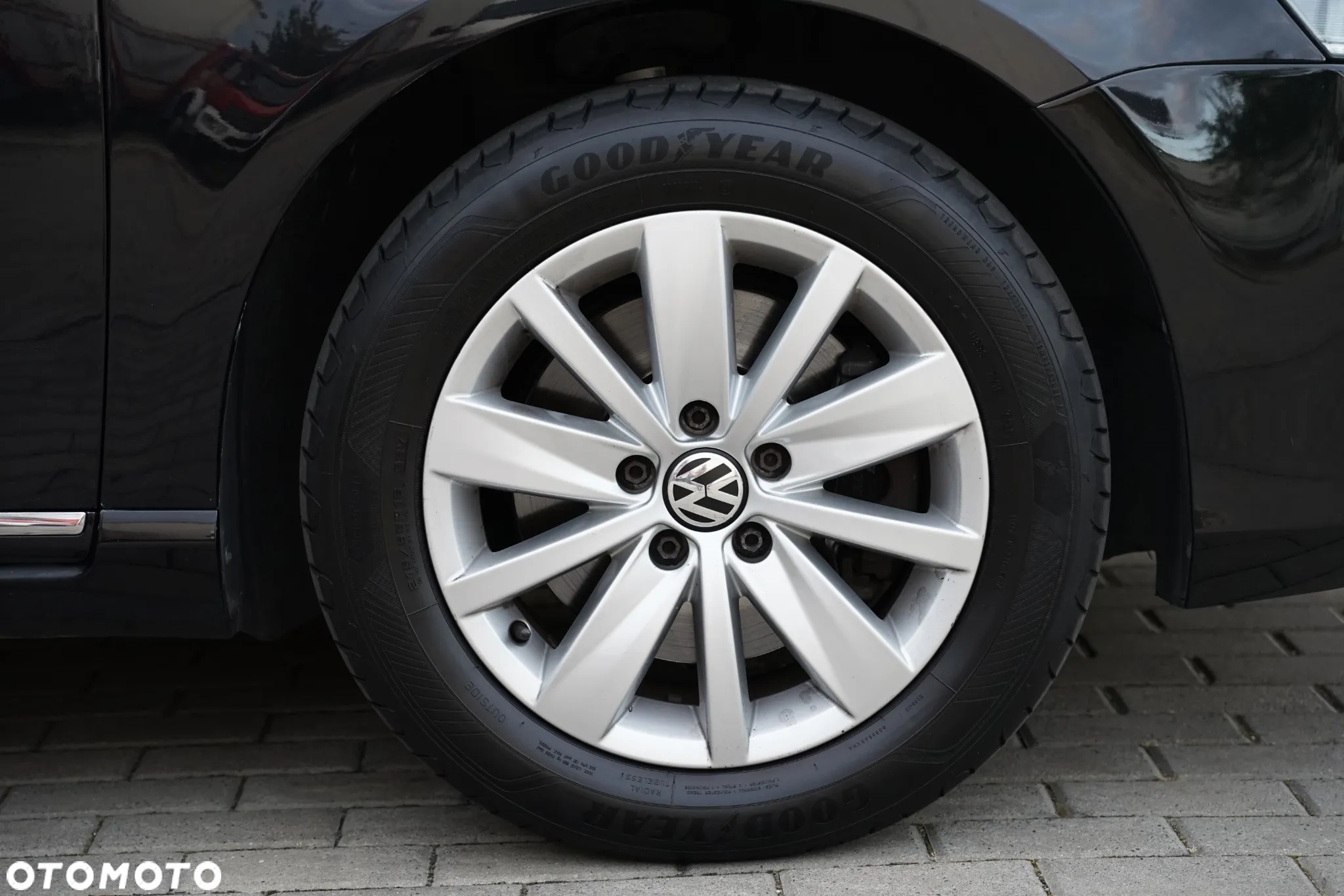 Volkswagen Passat - 38