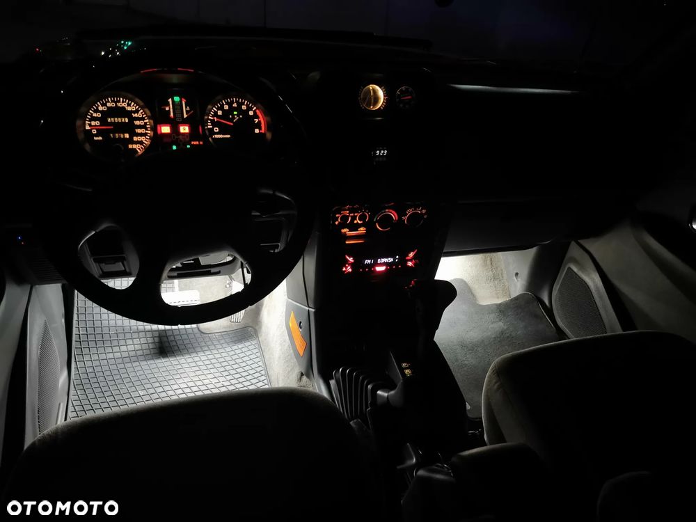 Mitsubishi Pajero - 30