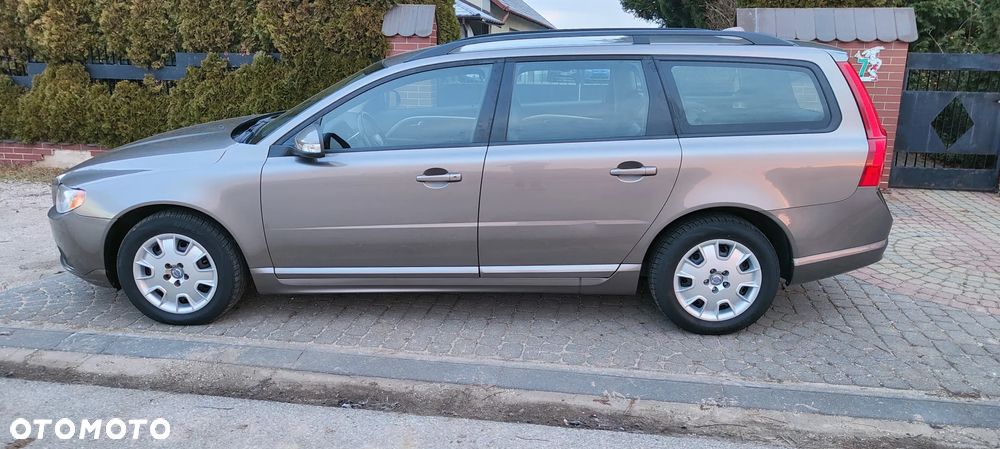 Volvo V70 2.4D Momentum - 12