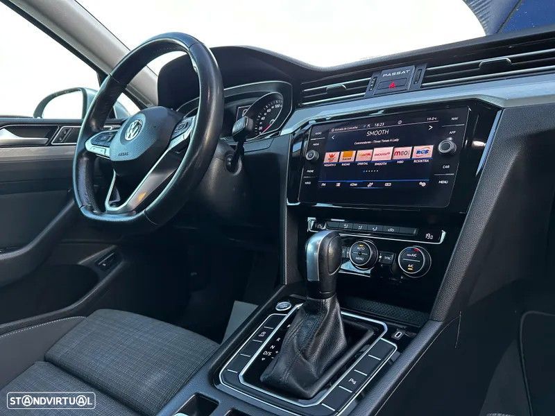 VW Passat Variant 2.0 TDi Business DSG - 34
