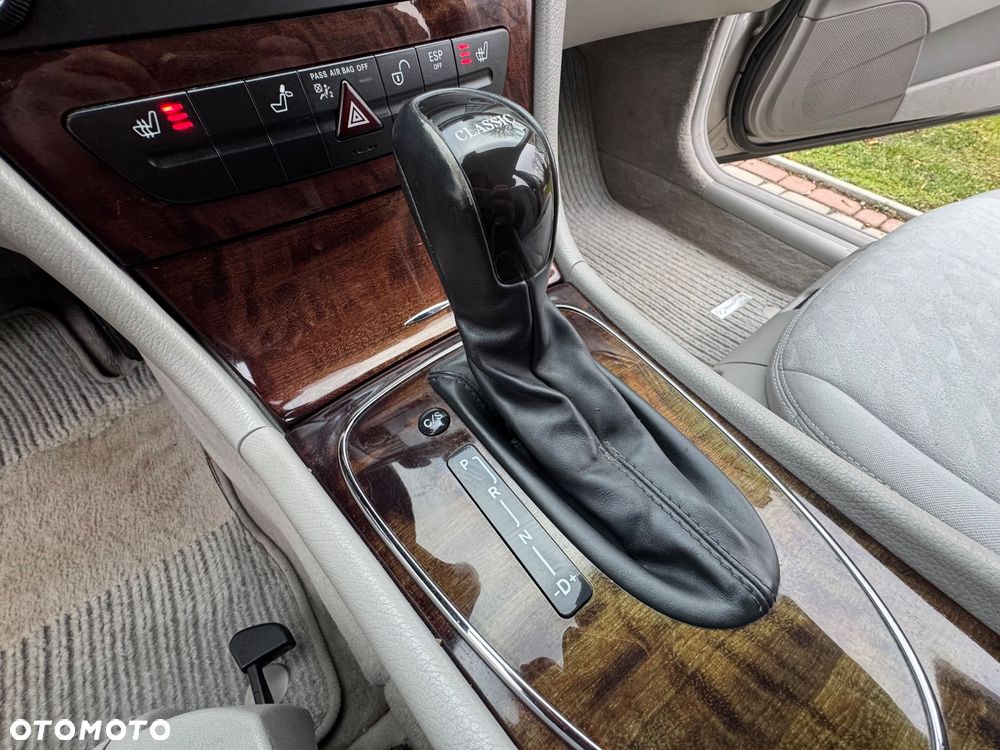 Mercedes-Benz Klasa E - 32