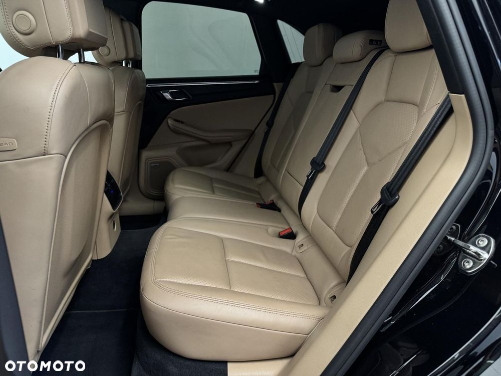 Porsche Macan Standard - 23