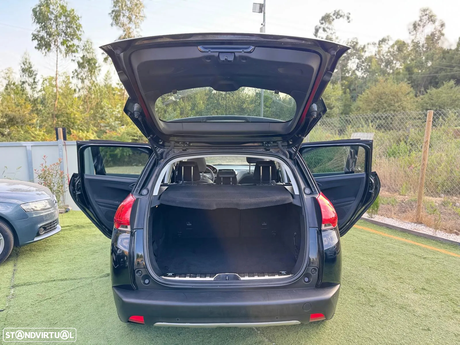 Peugeot 2008 1.6 BlueHDi Allure - 4