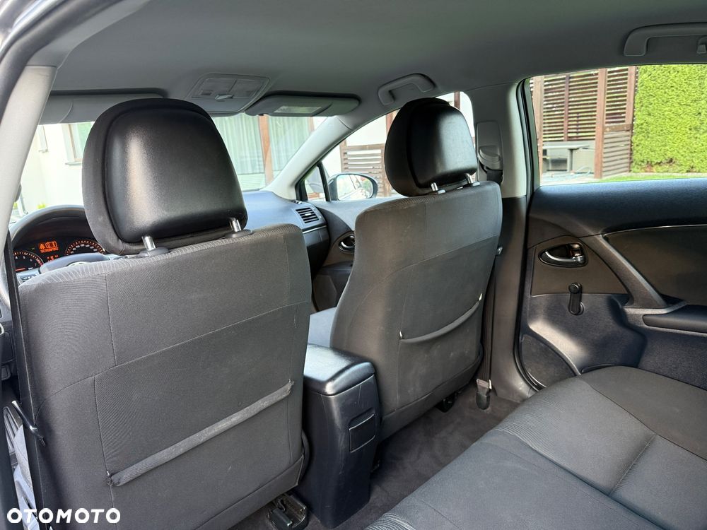 Toyota Avensis 1.8 Comfort - 16