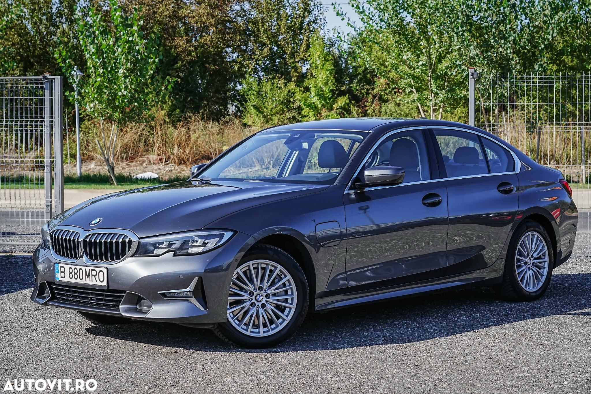 BMW Seria 3 330e Aut. Luxury Line - 4