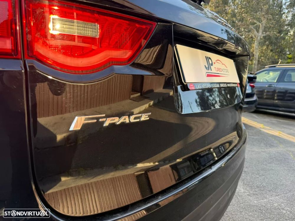 Jaguar F-Pace 2.0 i4D Prestige Aut. - 9