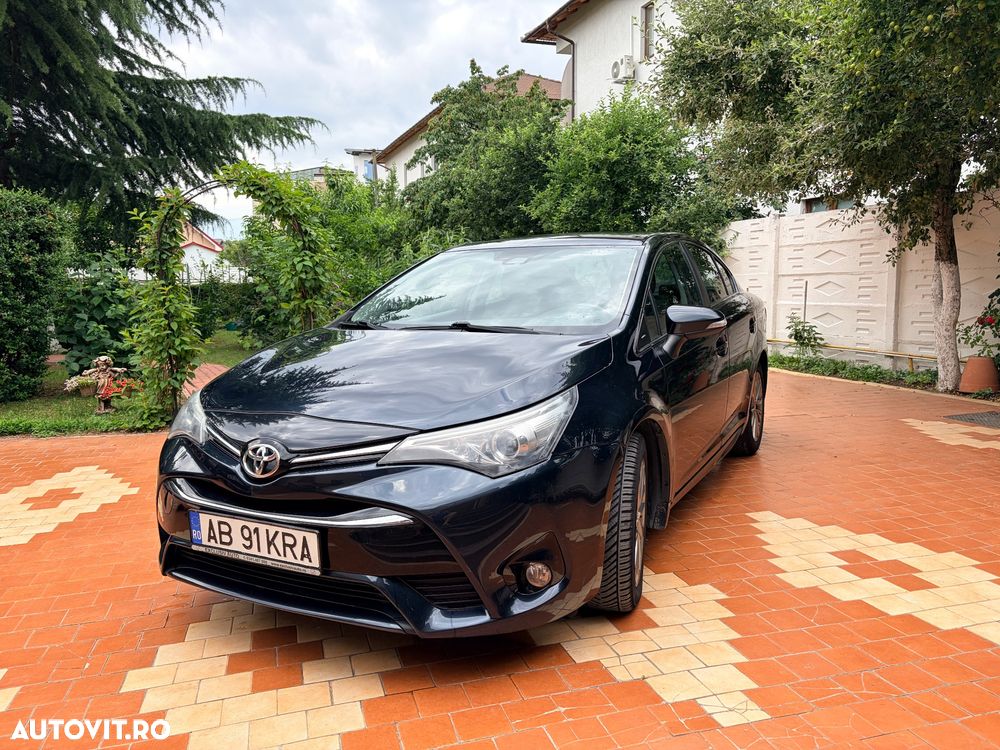 Toyota Avensis 2.0 D-4D Executive - 1