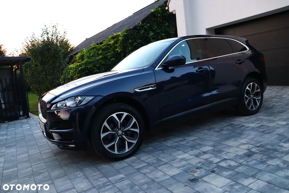 Jaguar F-Pace 25t AWD R-Sport - 2