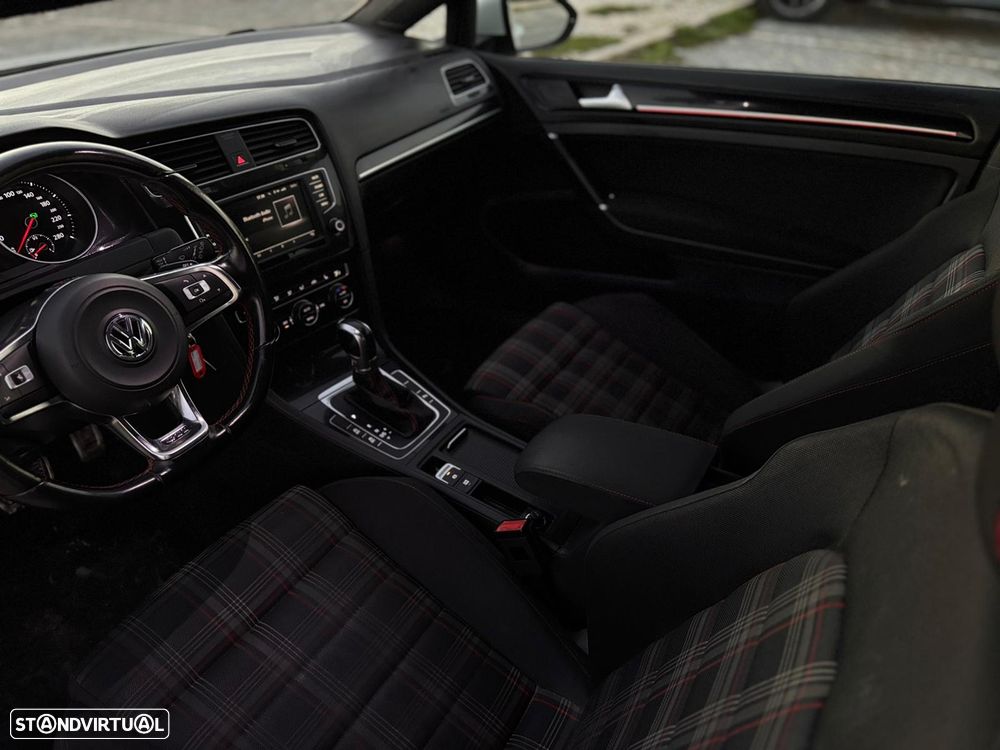 VW Golf 2.0 TSi GTi DSG Performance - 8