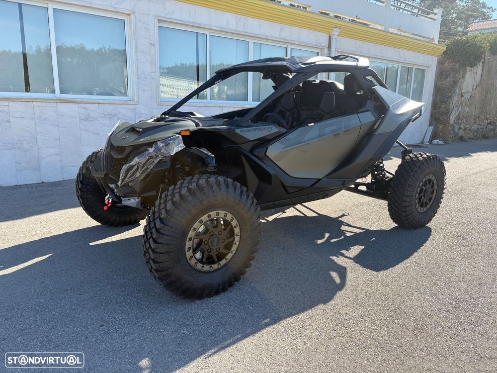 Can-Am Maverick R XRC - 2