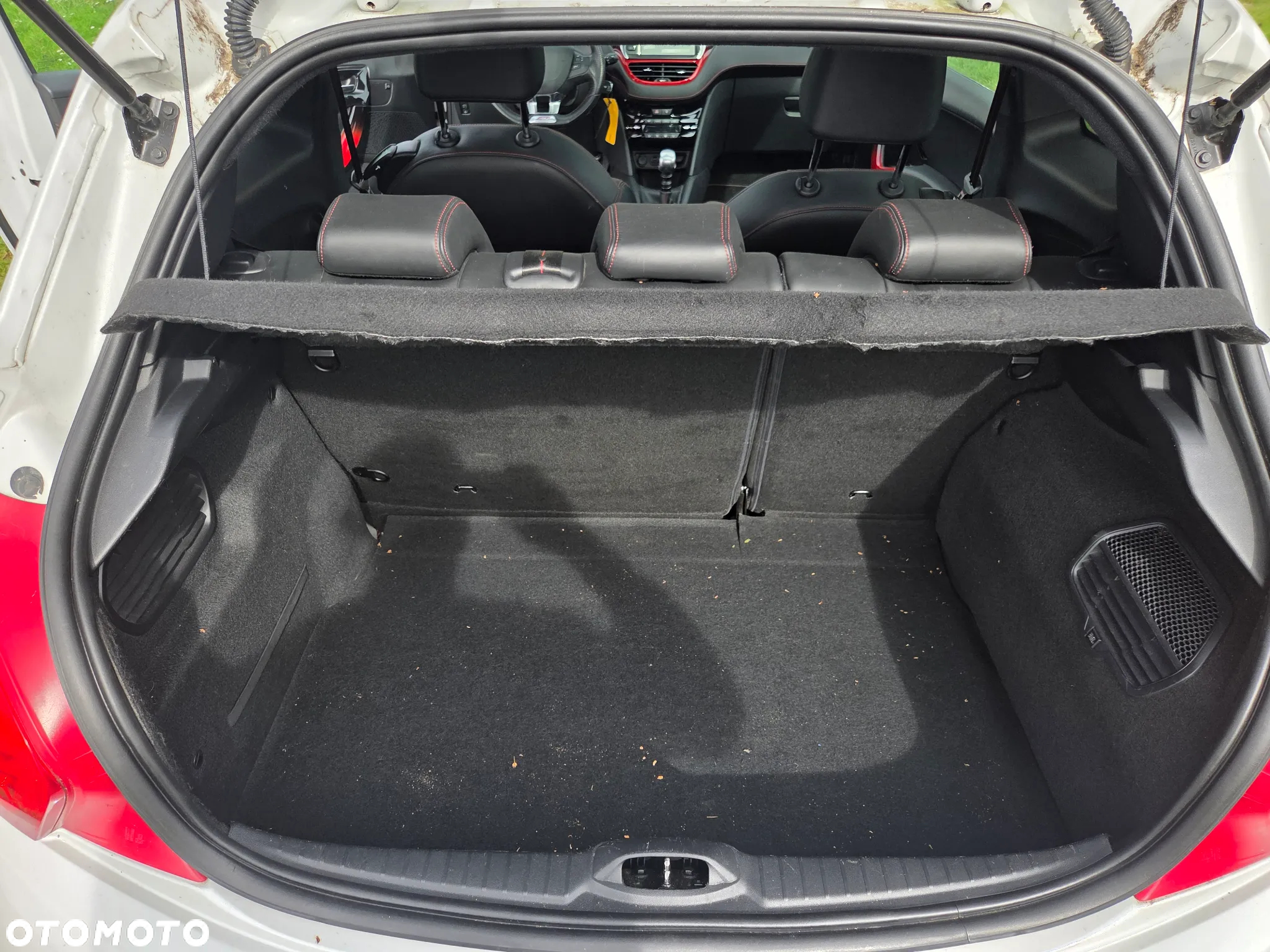 Peugeot 208 GTI 200 THP - 7