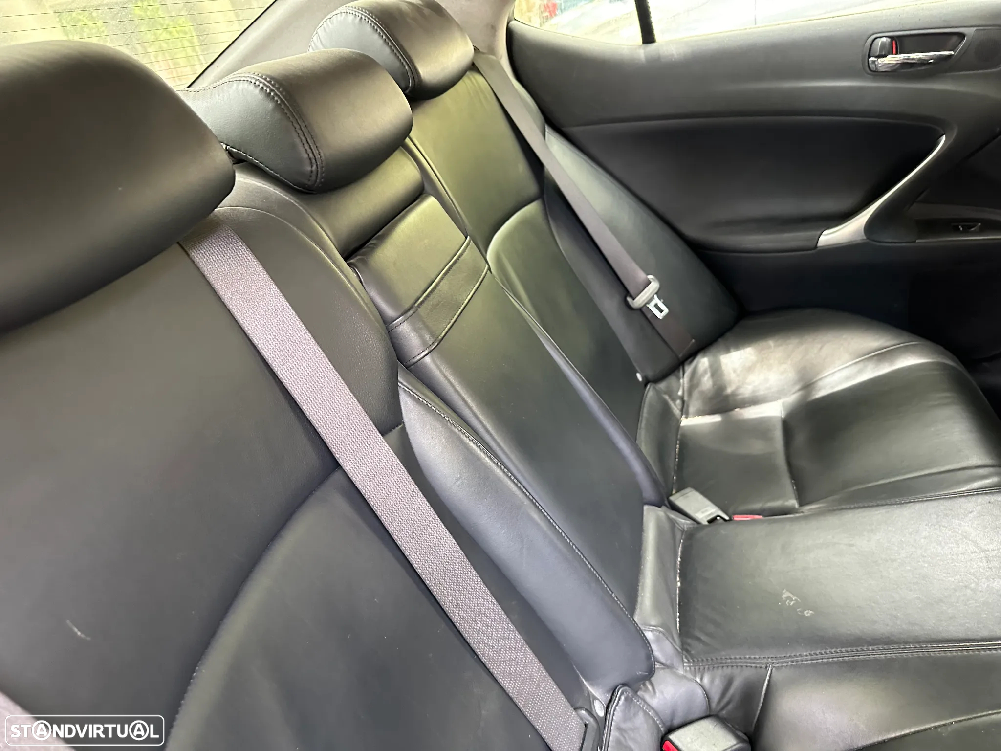 Lexus IS 220 d Luxury 48 - 23