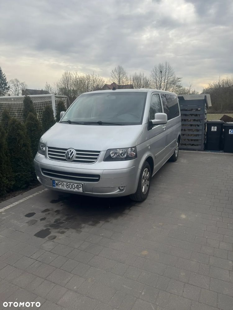 Volkswagen Multivan - 1
