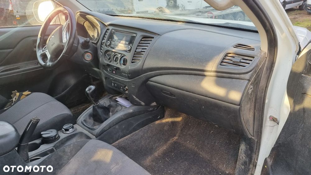 Mitsubishi L200 - 16