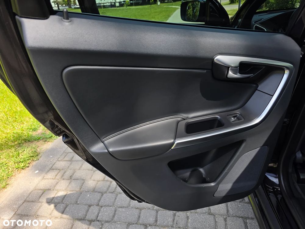 Volvo XC 60 D4 Geartronic Summum - 23