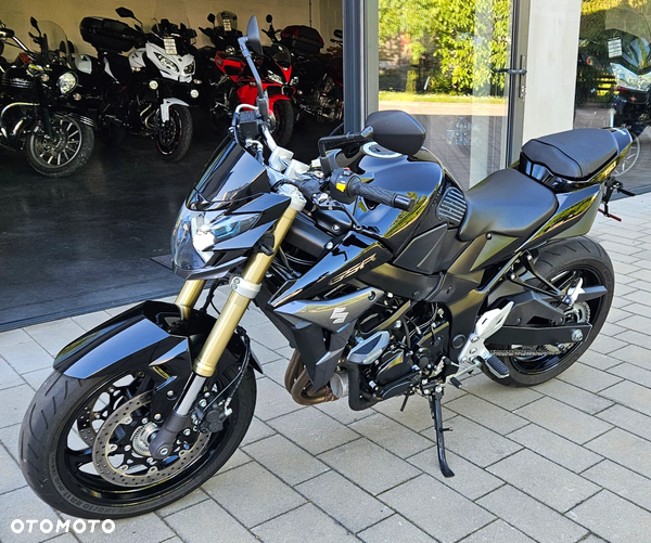 Suzuki GSR