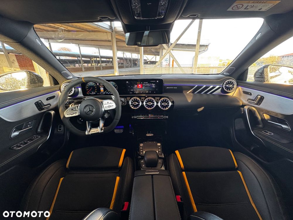 Mercedes-Benz CLA AMG 45 S 4-Matic 8G-DCT - 11