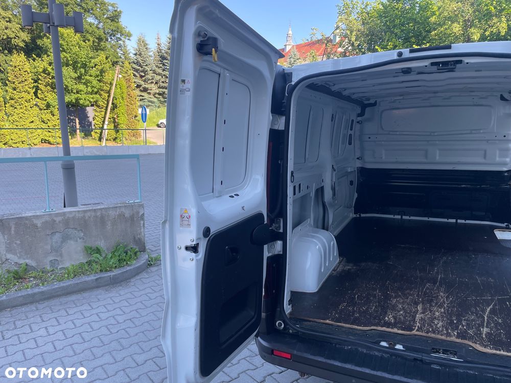 Renault Trafic Long L2H1 Vivaro Talento Custom Expert Boxer Nv 300 - 13