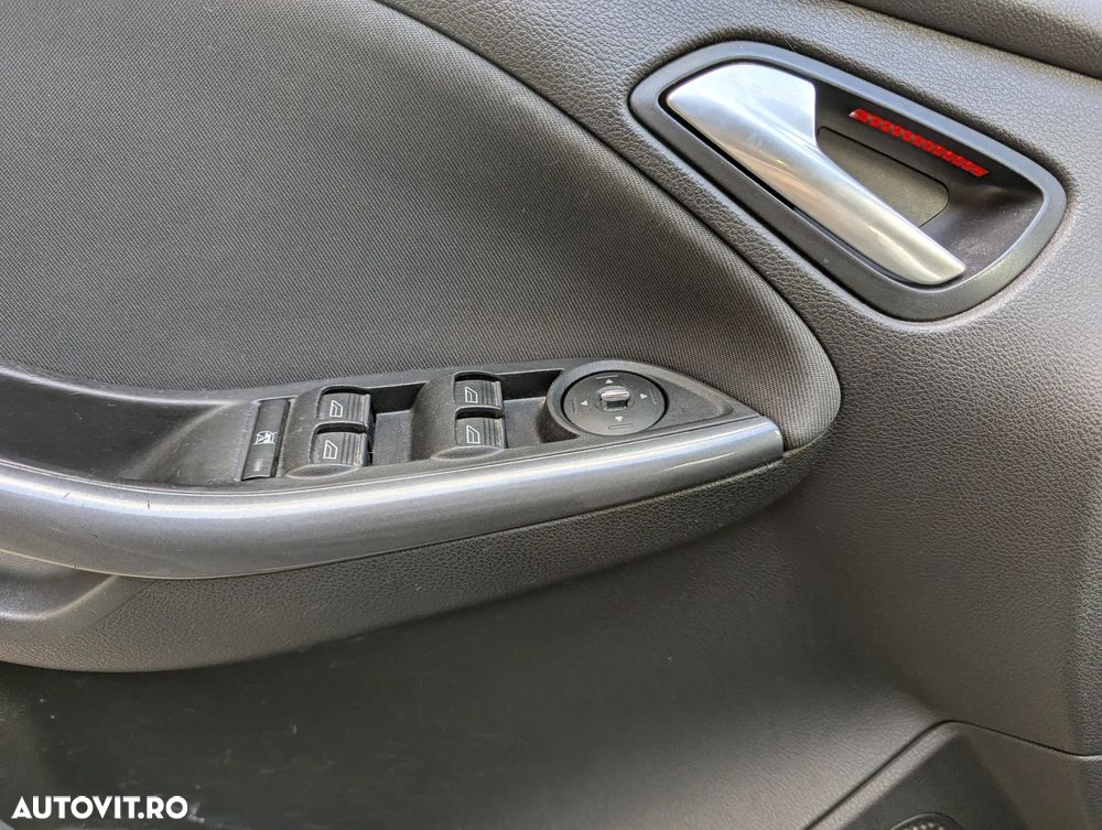 Ford Focus 1.6 TDCI DPF Titanium - 16