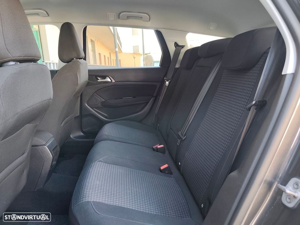 Peugeot 308 SW 1.5 BlueHDi Style - 23