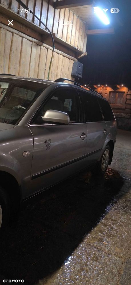Volkswagen Passat 1.9 TDI Comfortline - 1