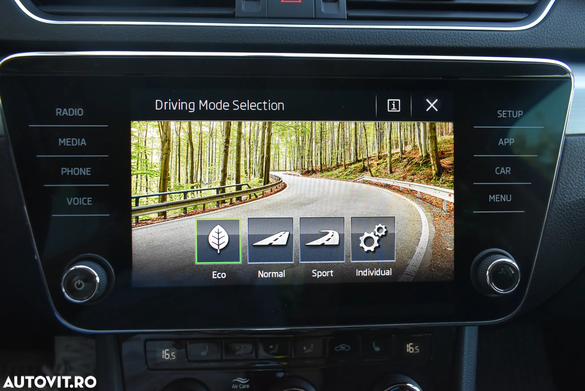 Skoda Superb 2.0 TDI DSG Ambition - 14