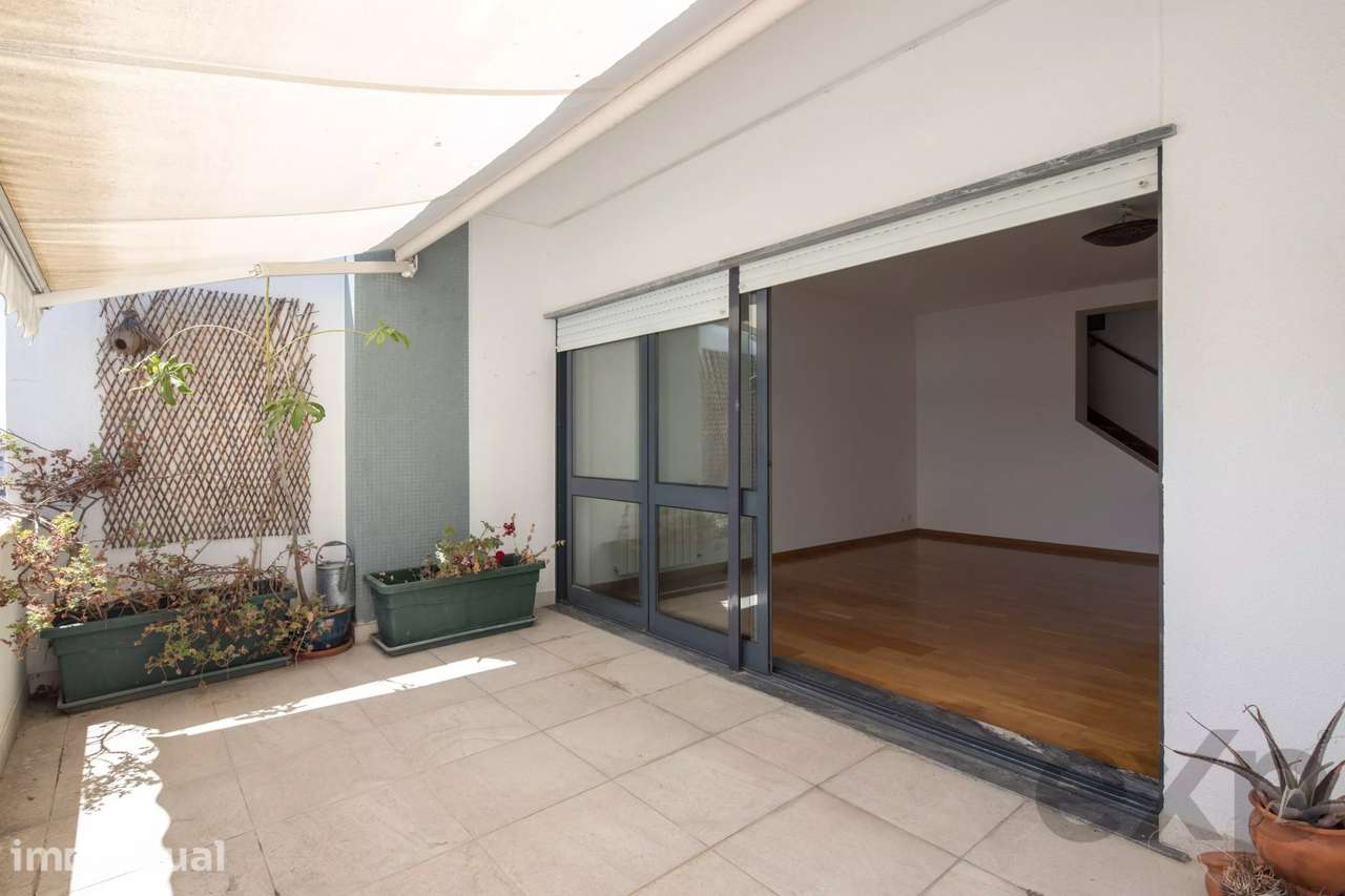 T4 Duplex Penthouse Frente Rio | Parque das Nações - EXPO Norte - Grande imagem: 3/26