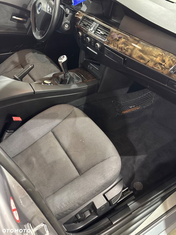 BMW Seria 5 520i - 10