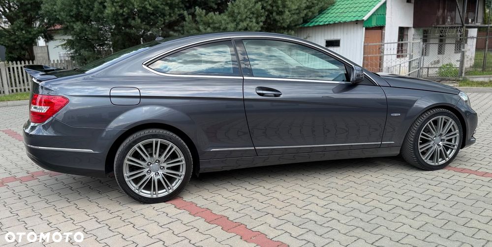 Mercedes-Benz Klasa C 250 CGI BlueEff - 15