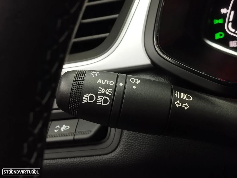 Renault Captur 1.0 TCe Techno Bi-Fuel - 25