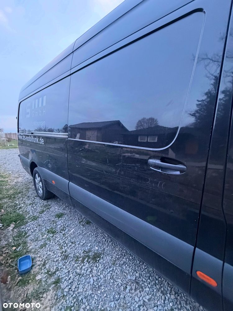 Mercedes-Benz 319 - 34