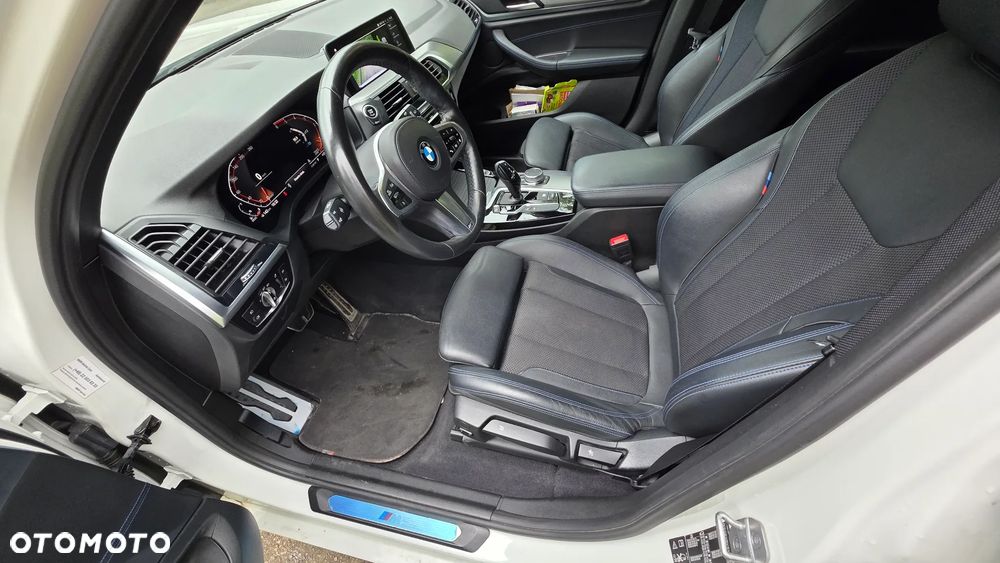 BMW X3 xDrive20d sport - 23