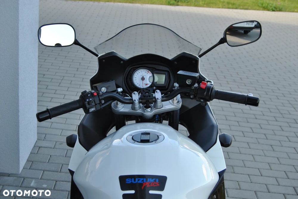 Suzuki GSX - 7