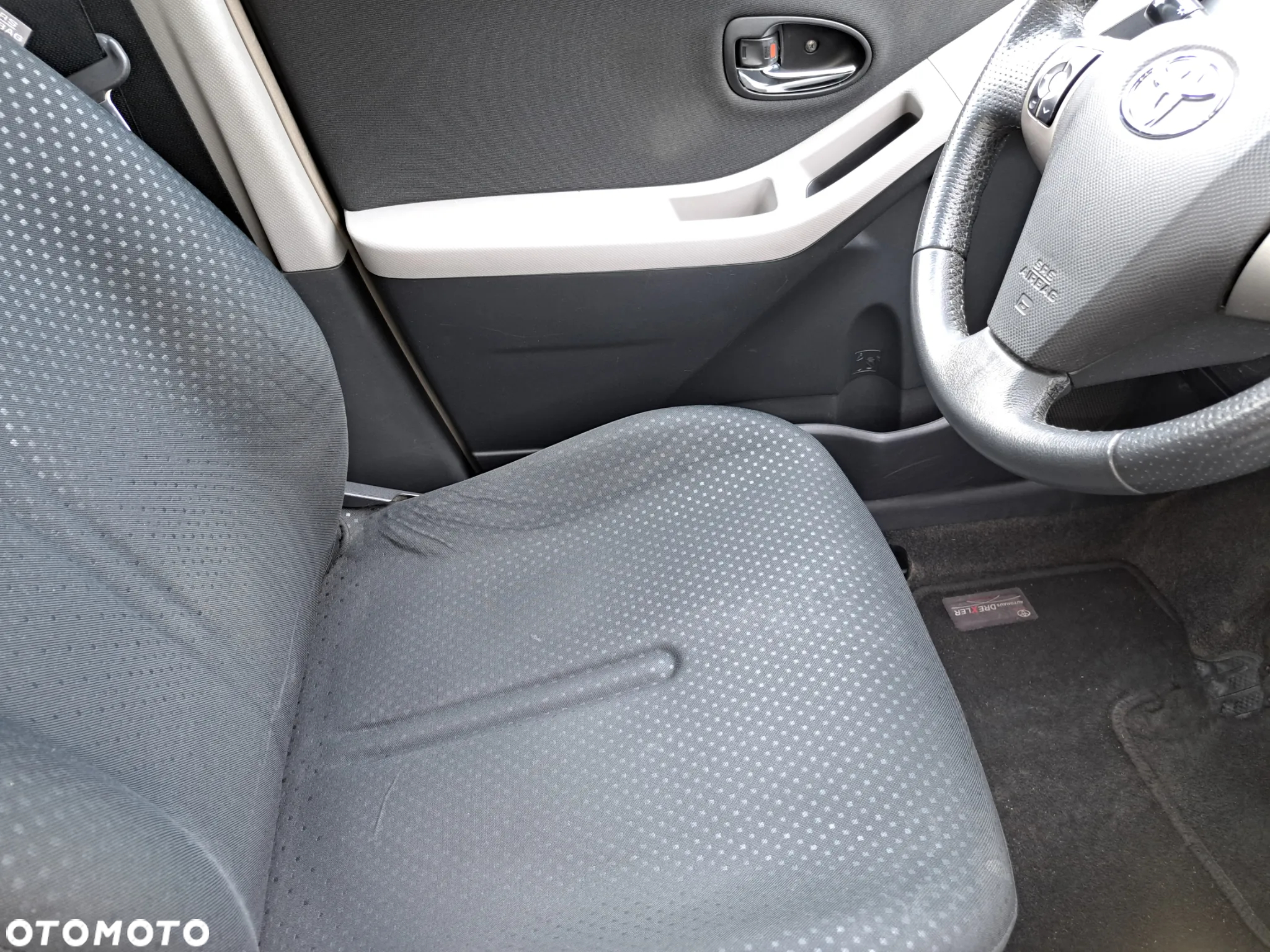 Toyota Yaris - 5