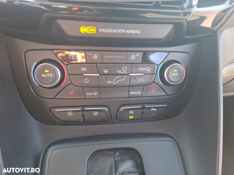 Ford Tourneo Connect - 17