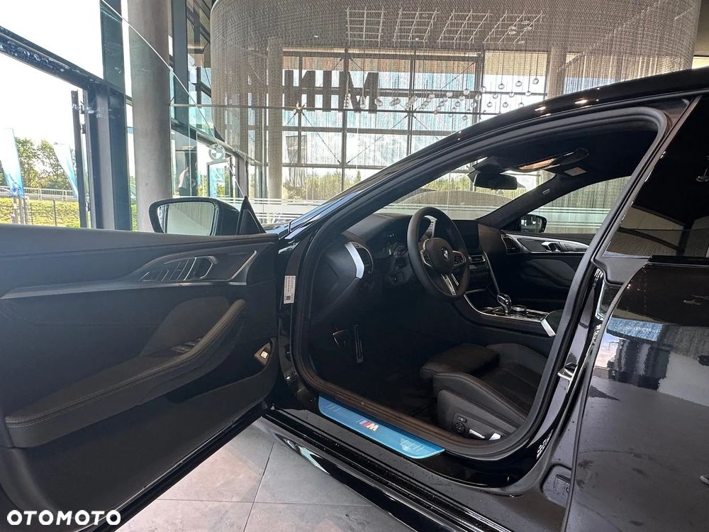 BMW Seria 8 - 15