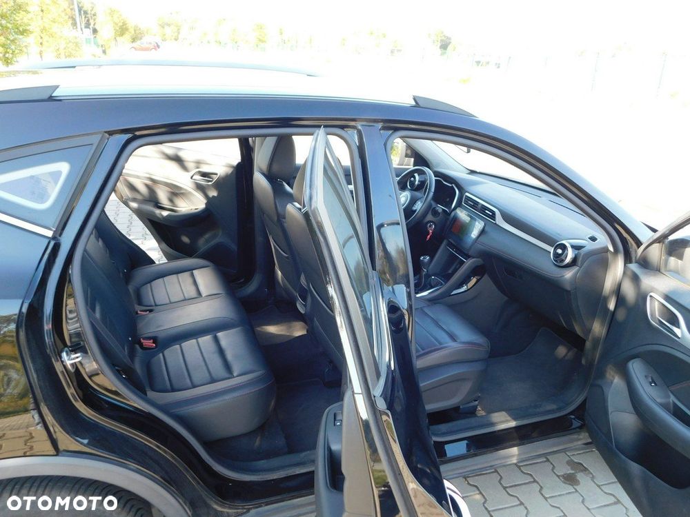 MG ZS - 10