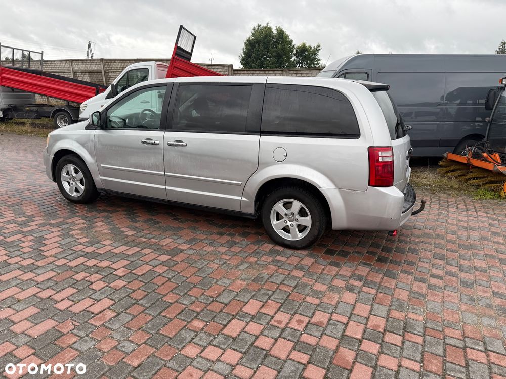 Dodge Grand Caravan - 3