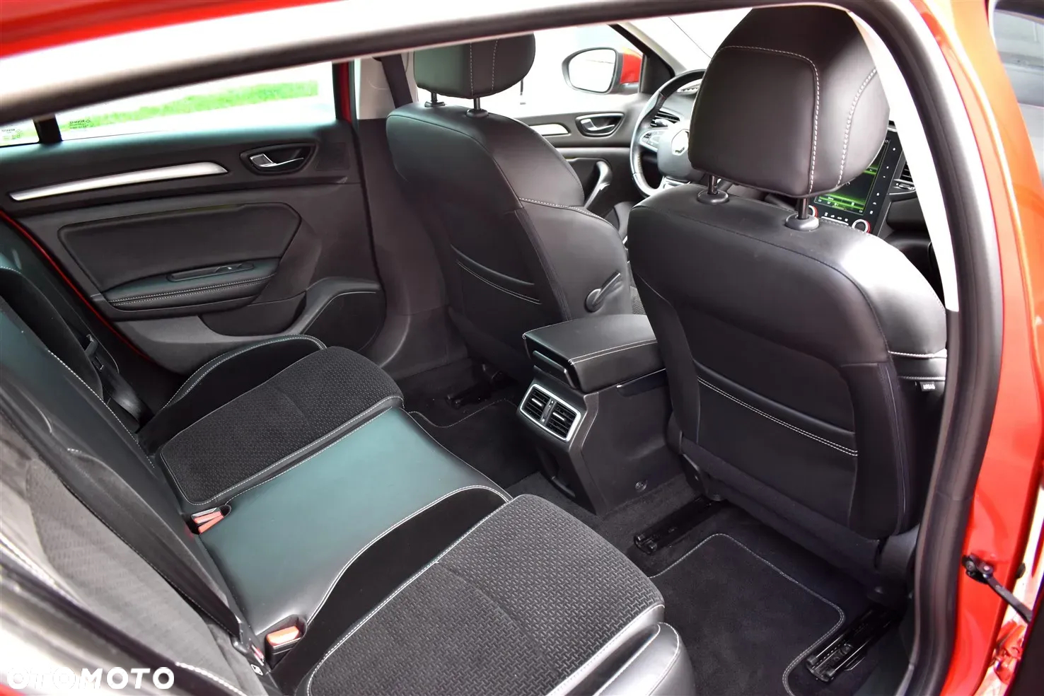 Renault Megane ENERGY TCe 130 EDC BOSE EDITION - 19