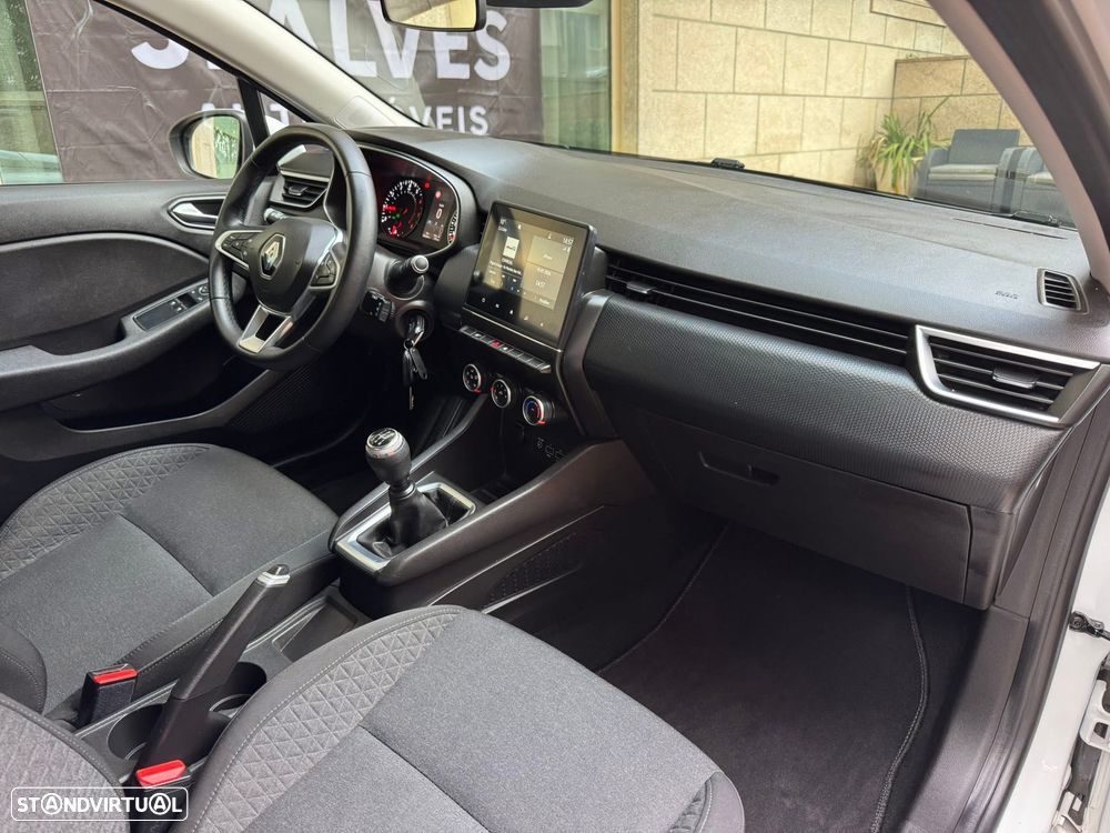 Renault Clio - 11
