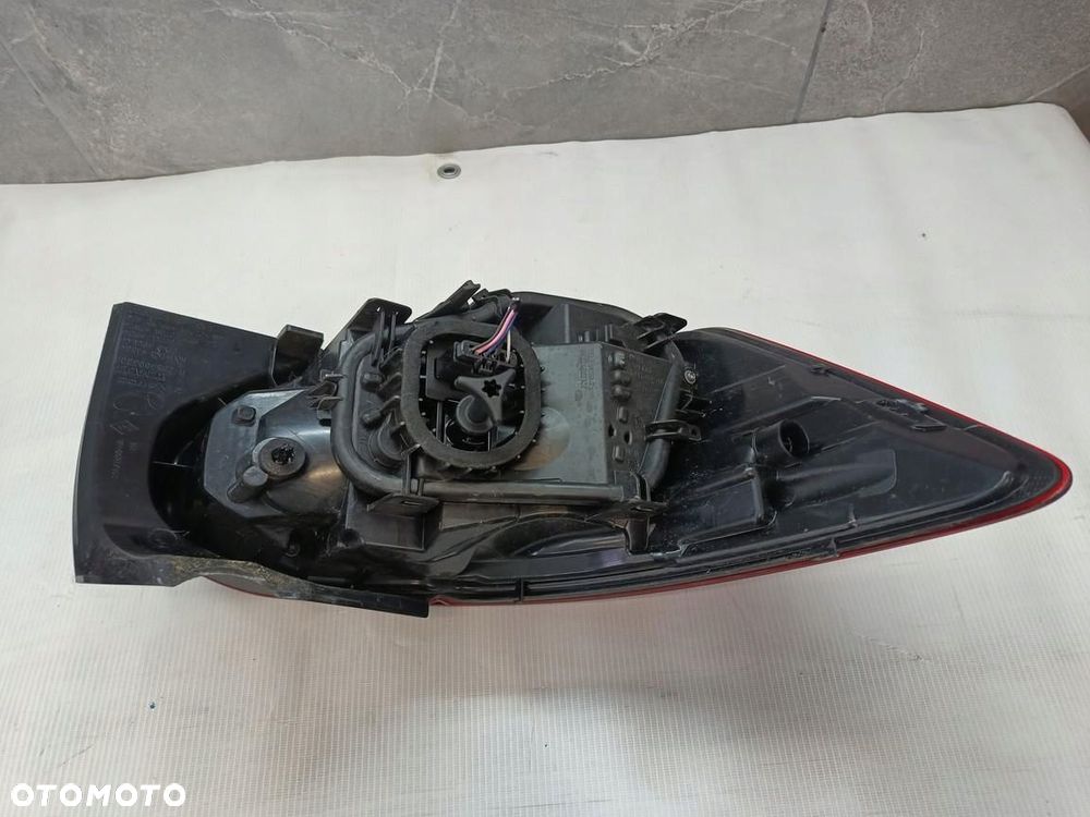 dacia sandero stepway iii 21r- lampa prawy tył 265509530r - 4