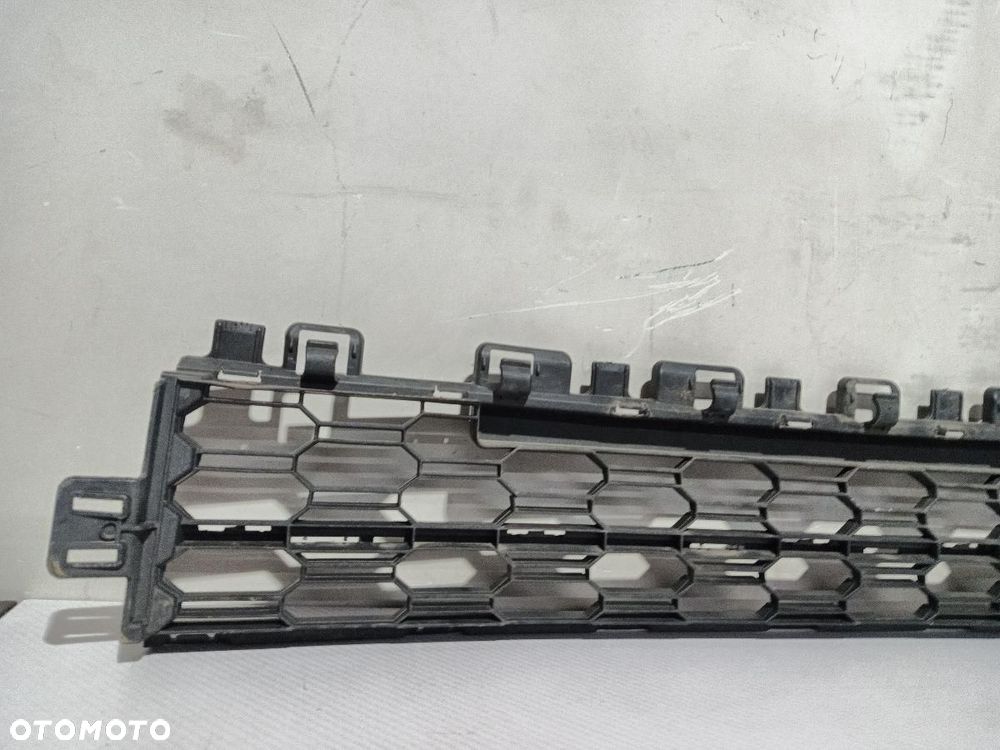 KRATKA ATRAPA ZDERZAKA DOLNA PRZÓD PRZEDNIA SKODA OCTAVIA IV 5E3853677A - 5