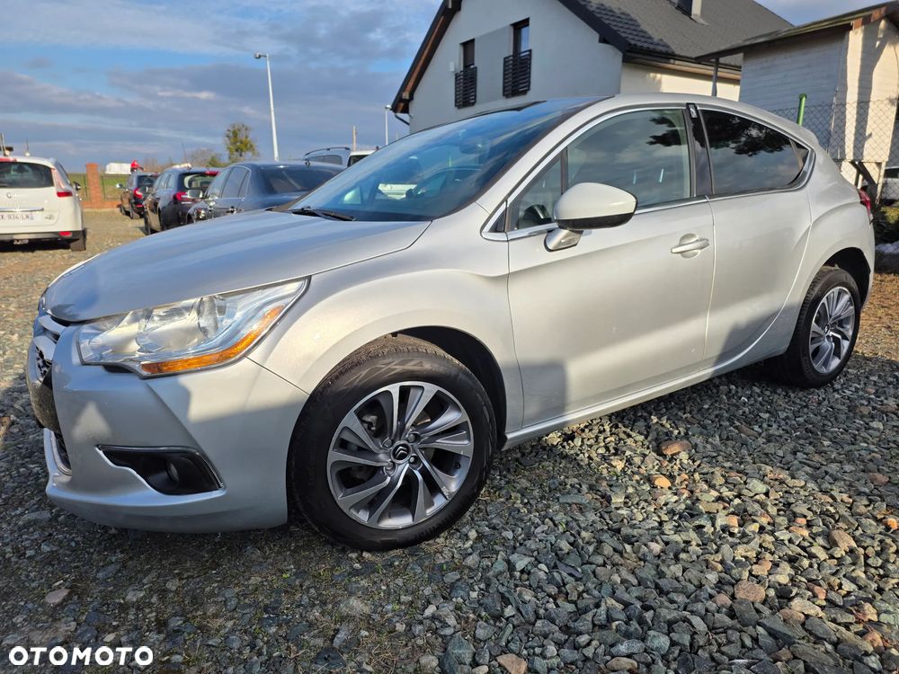 Citroën DS4 e-HDi 115 ETG6 SoChic - 4