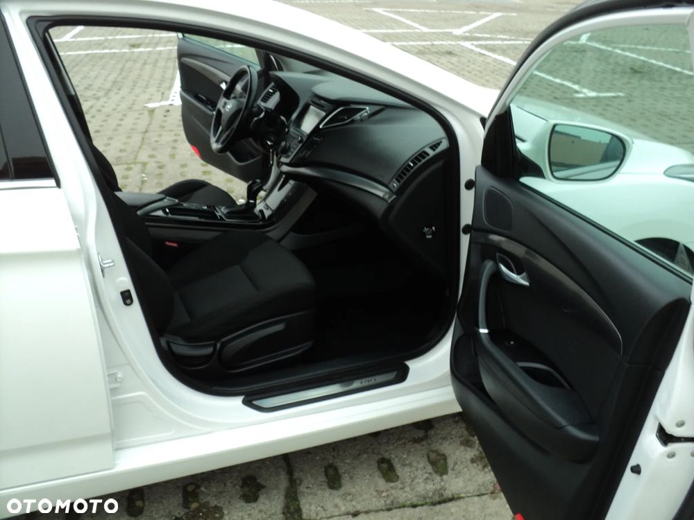 Hyundai i40 Kombi 1.7 CRDi DCT Premium - 15