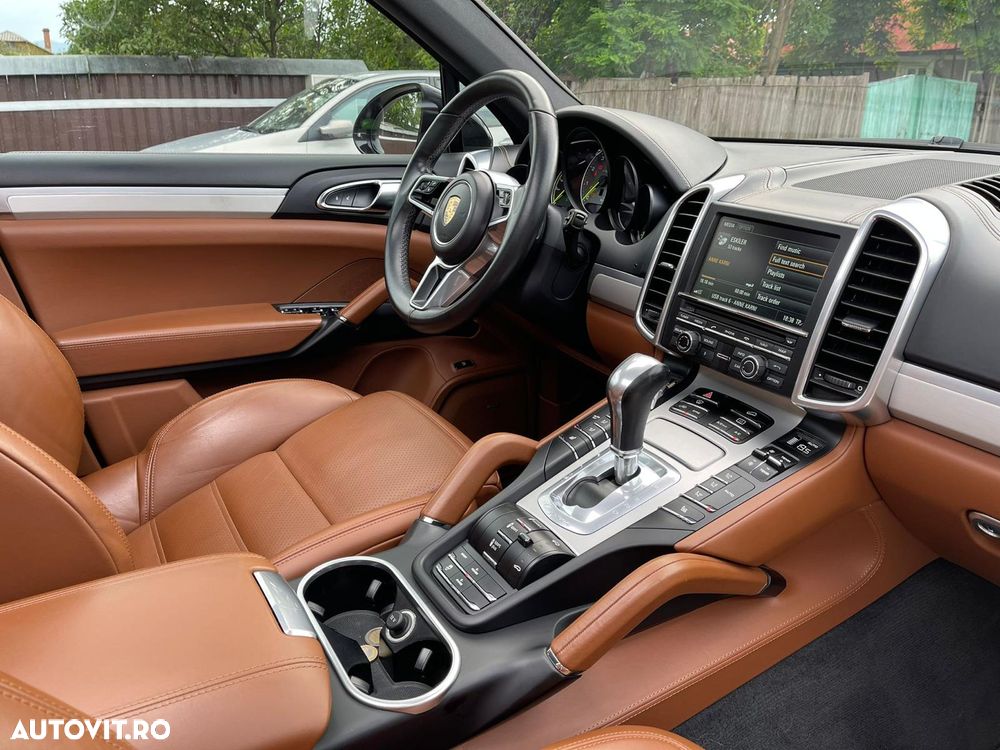 Porsche Cayenne Tiptronic S - 4