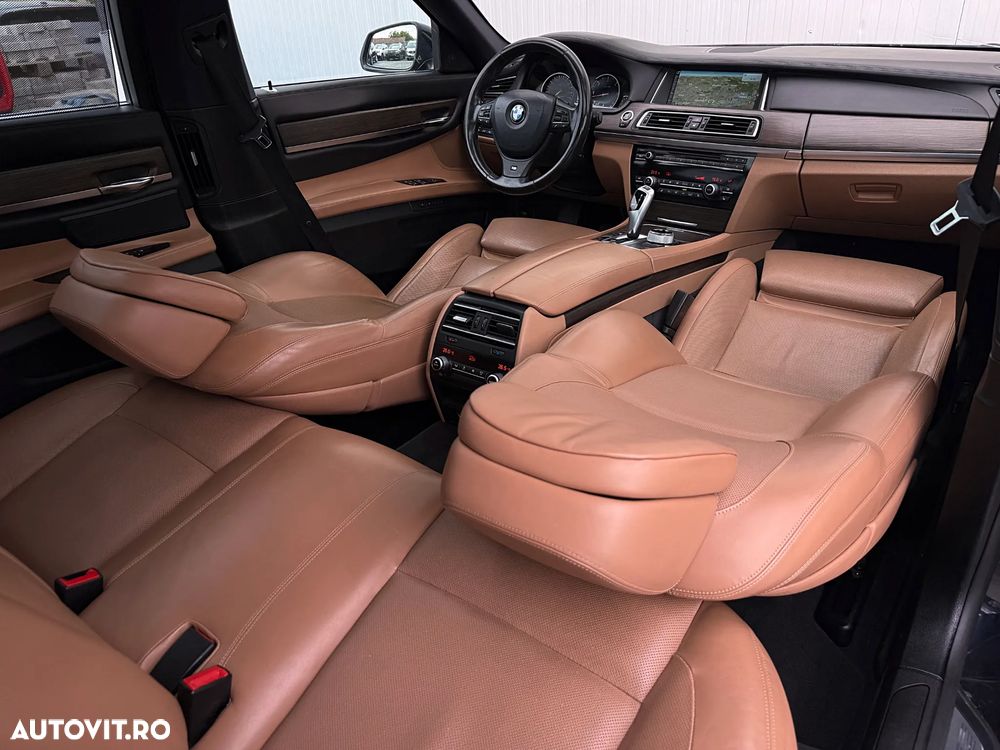 BMW Seria 7 730d Edition Exclusive - 21