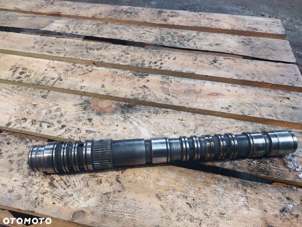 Wałek skrzyni sprzęgła 2092359209 ZF Autopower JOHN DEERE