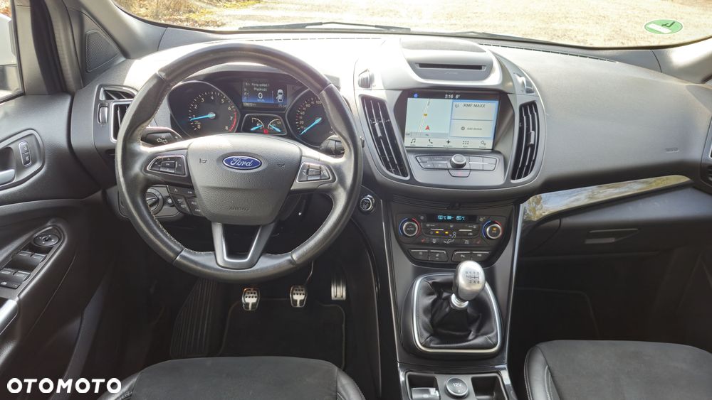 Ford Kuga 1.5 EcoBoost 2x4 ST-Line - 22