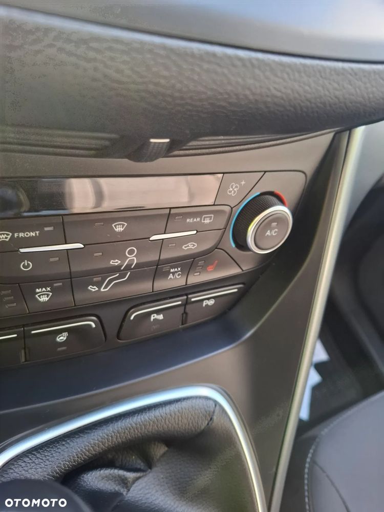Ford Kuga 2.0 TDCi 2x4 Cool & Connect - 18